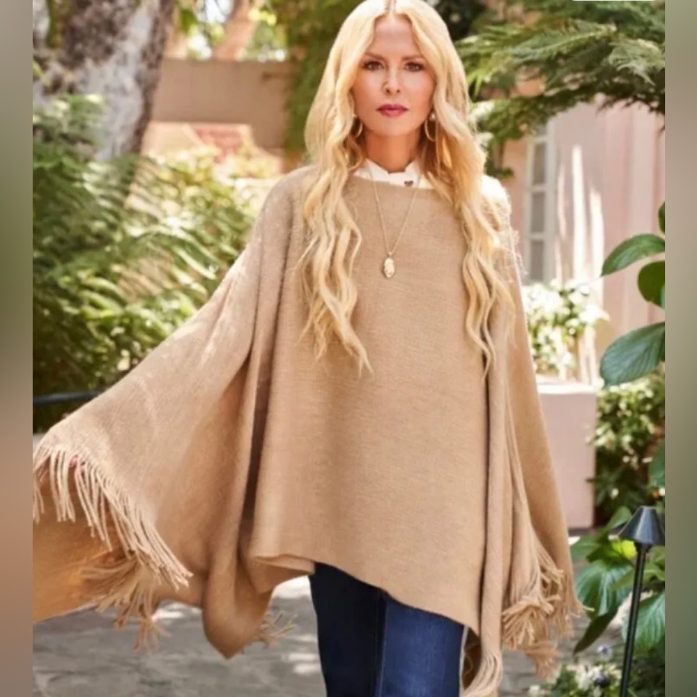 NWT Shiraleah Tan Acrylic Poncho with fringe 34 long, 42 wide